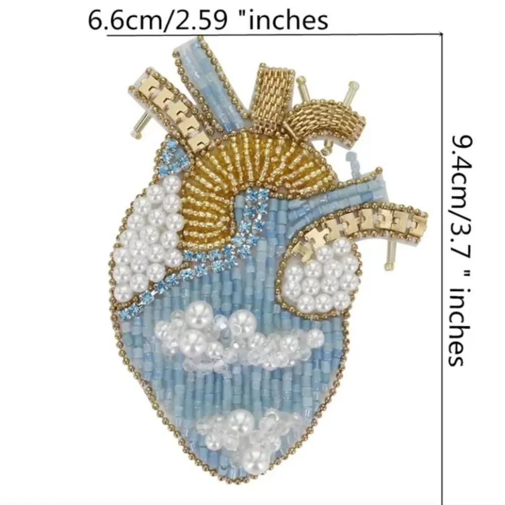 NWOT Beaded Rhinestone Heart Applique - Picture 2 of 3